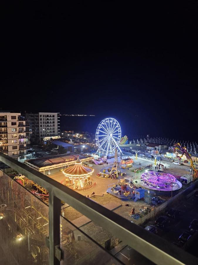 Mamaia Nord Vip Aparthotel Năvodari Exteriör bild