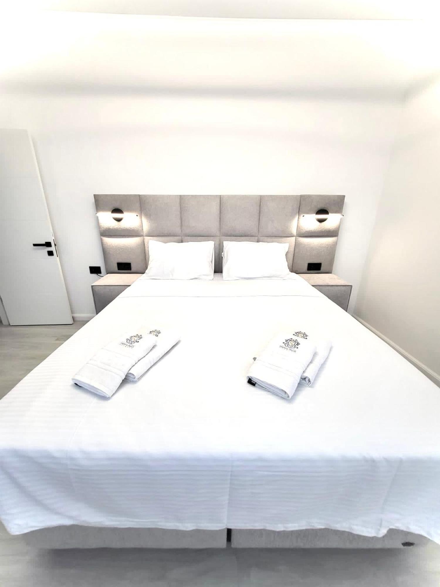 Mamaia Nord Vip Aparthotel Năvodari Exteriör bild