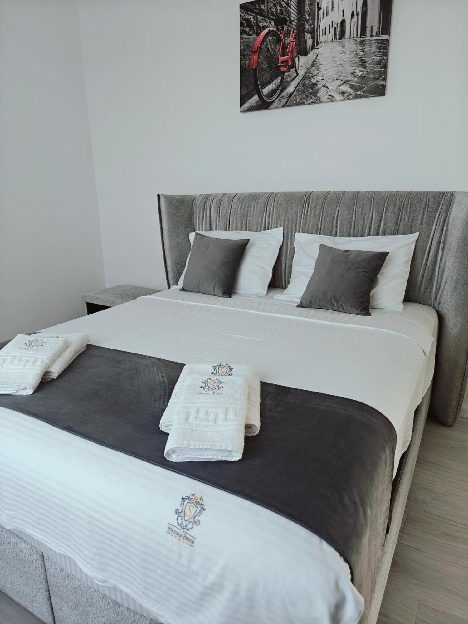 Mamaia Nord Vip Aparthotel Năvodari Exteriör bild